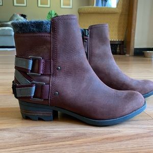 Sorel Lolla bootie